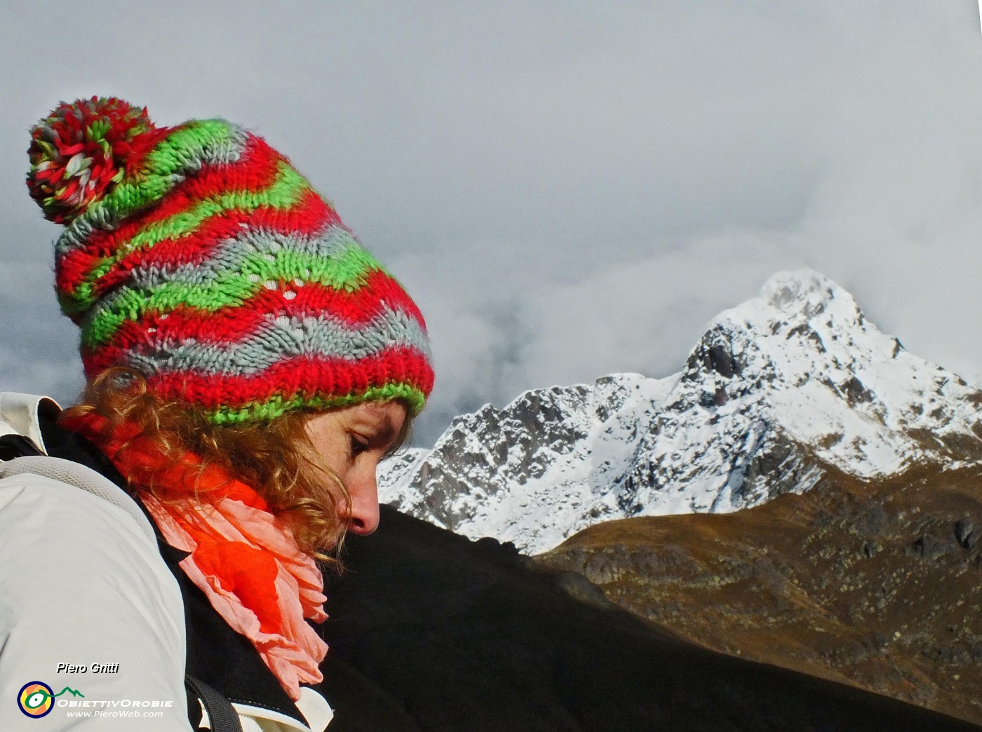 62 Una bella calda colorata berretta per Tre Signori sotto la neve.JPG